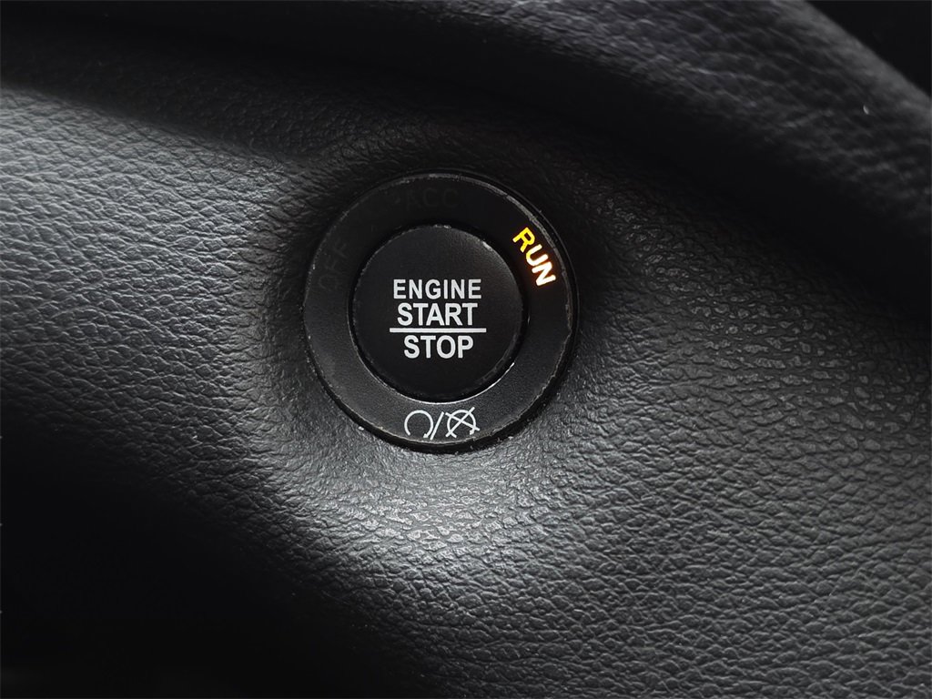 Used 2019 Jeep Cherokee Limited image 21