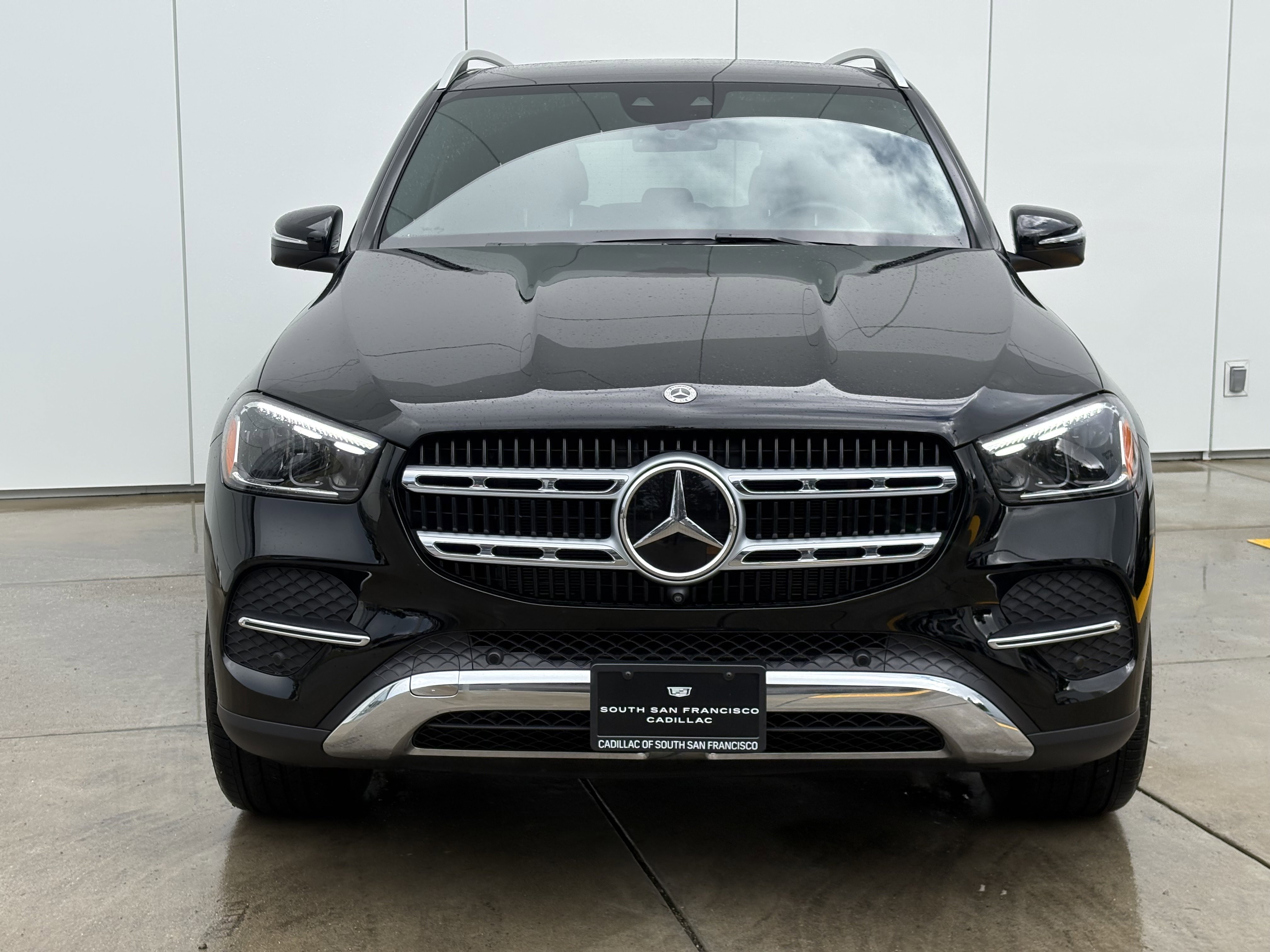 Used 2025 Mercedes-Benz GLE 450e 4MATIC image 3