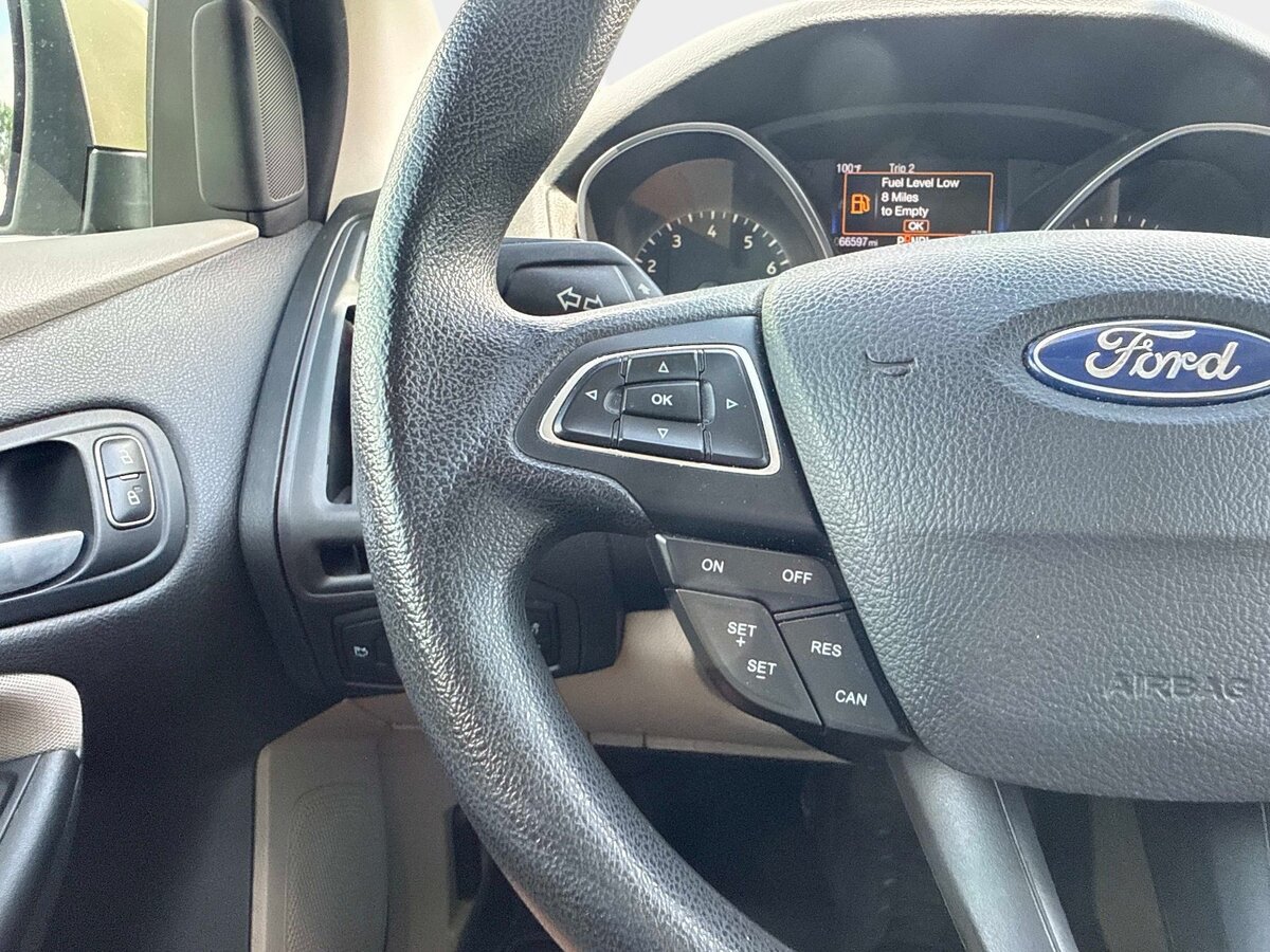Used 2018 Ford Focus SE FWD image 28