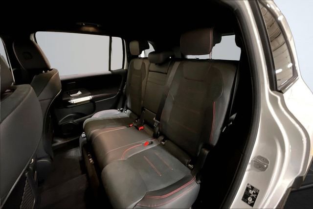 Used 2025 Mercedes-Benz EQB 300 4MATIC image 28