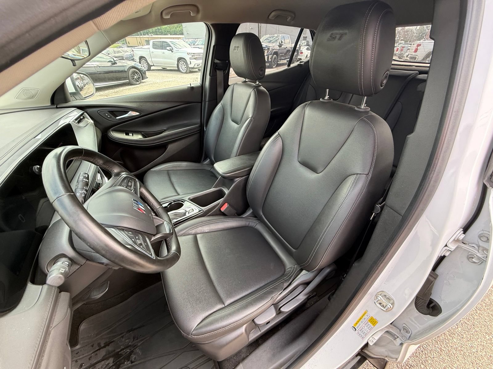 Used 2024 Buick Encore GX Sport Touring FWD image 12