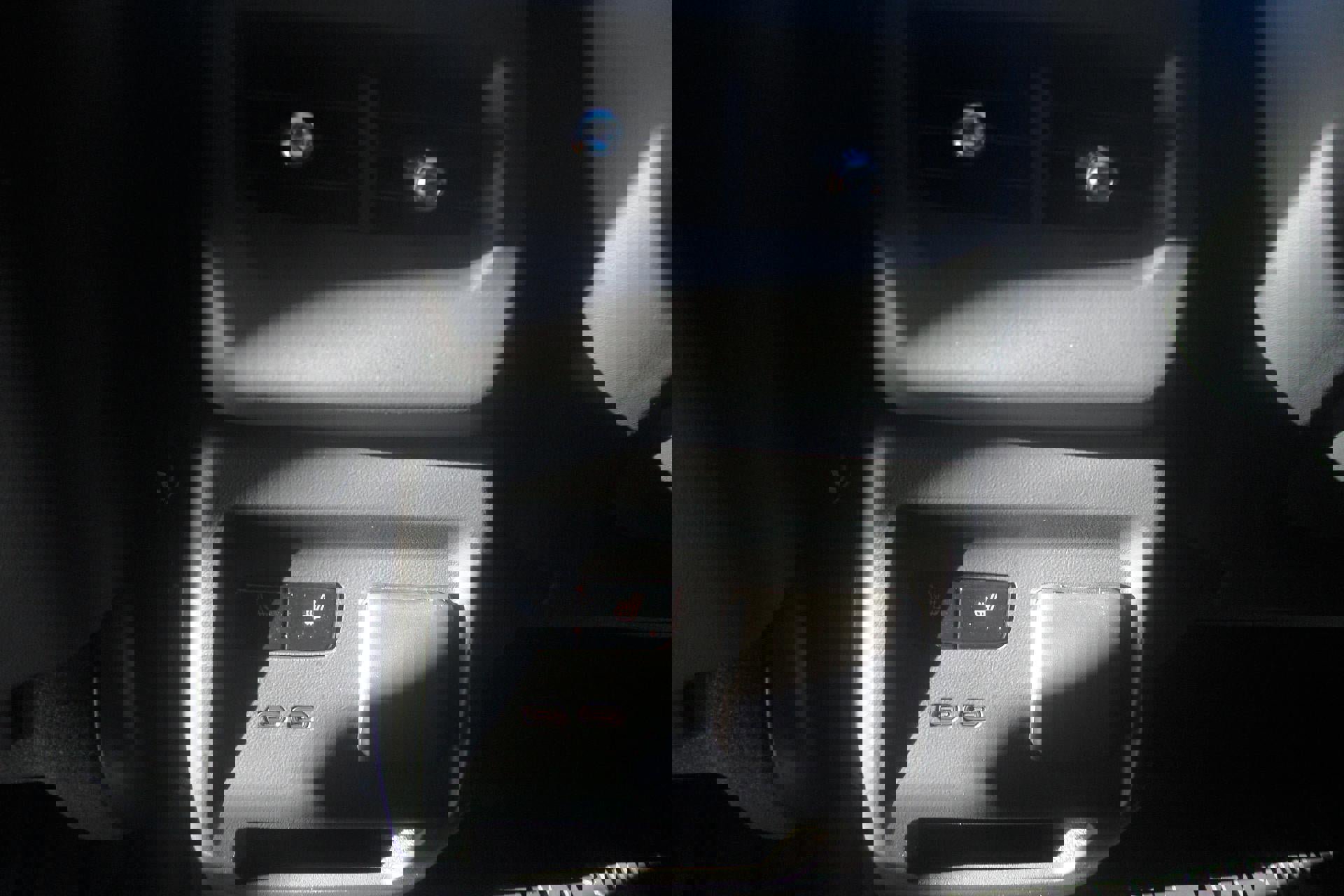 Used 2025 Cadillac Optiq Luxury 2 w/ LPO, Floor Liner Package image 17