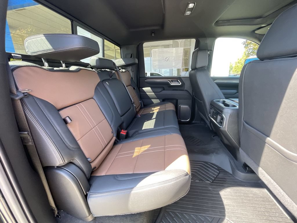 Certified 2025 Chevrolet Silverado 2500 High Country w/ High Country Premium Package AWD/4WD image 28