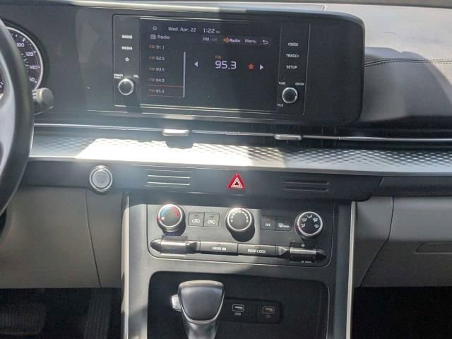 Used 2024 Kia Carnival LX FWD image 8