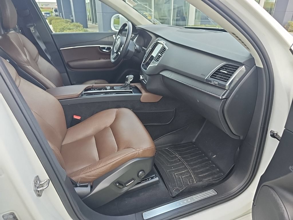 Used 2020 Volvo XC90 T6 Momentum w/ Protection Package Premier AWD/4WD image 29