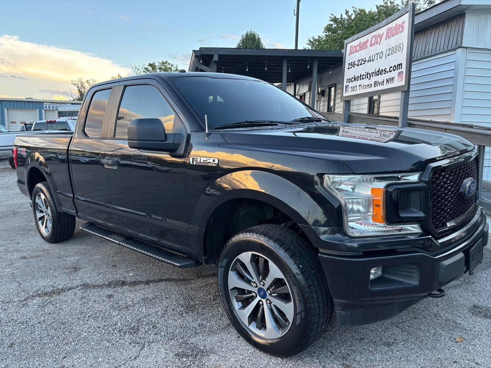 Used 2019 Ford F150 XL w/ Equipment Group 101A Mid image 4