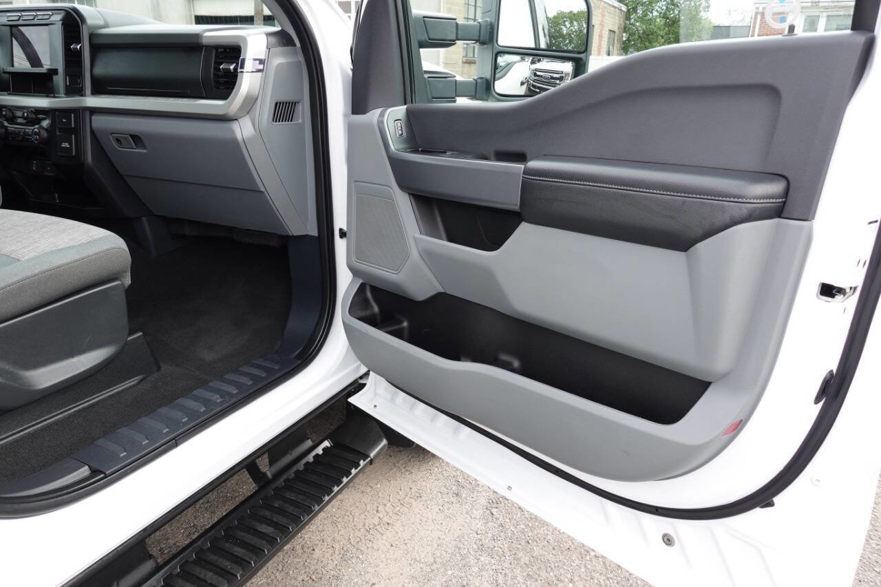 Used 2024 Ford F250 XLT image 35