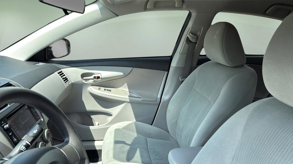 Used 2013 Toyota Corolla LE FWD image 12