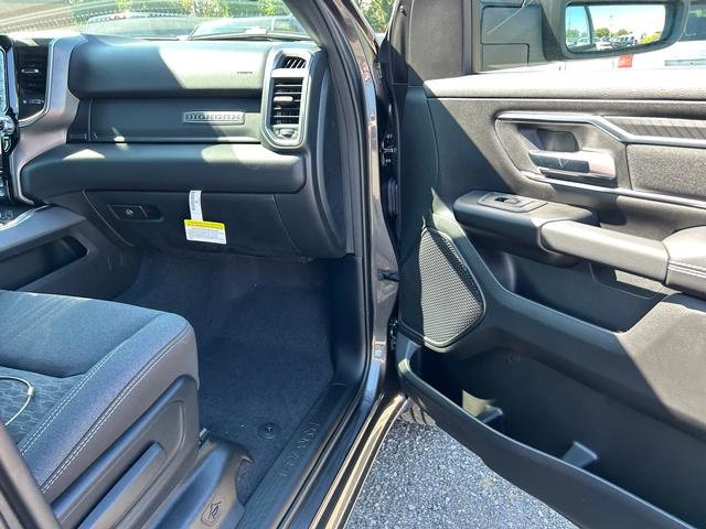 New 2026 RAM 1500 4x4 Crew Cab image 29