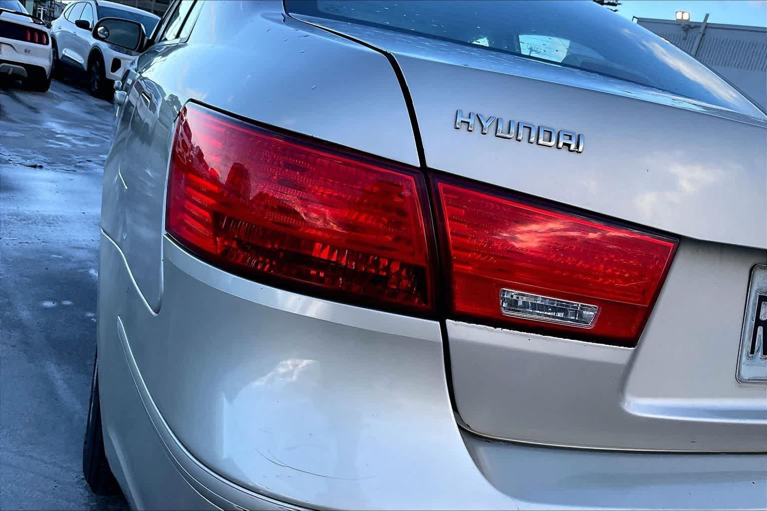 Used 2010 Hyundai Sonata GLS FWD image 32