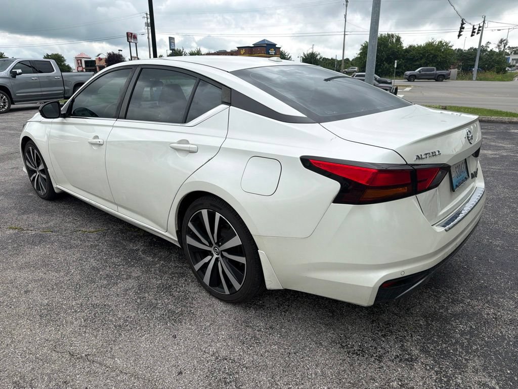 Used 2020 Nissan Altima 2.5 SR w/ Premium Package FWD image 4