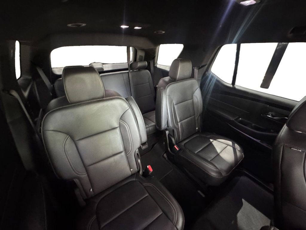 Used 2023 Chevrolet Traverse LT w/ LT Premium Package image 16