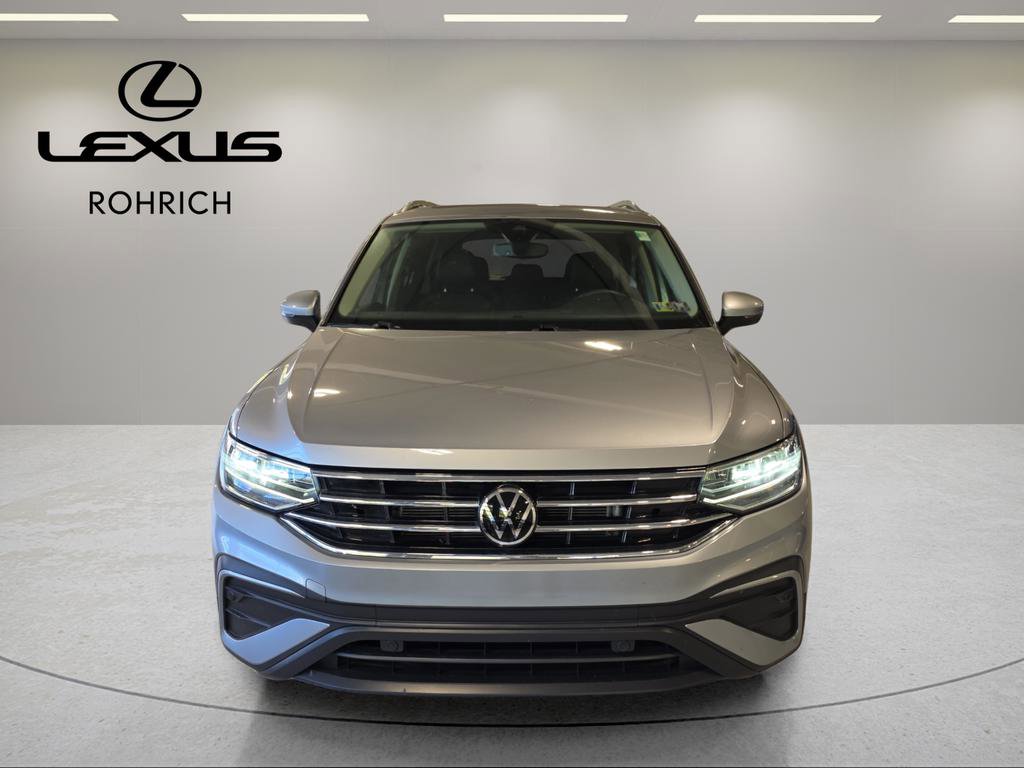 Used 2022 Volkswagen Tiguan SE image 2