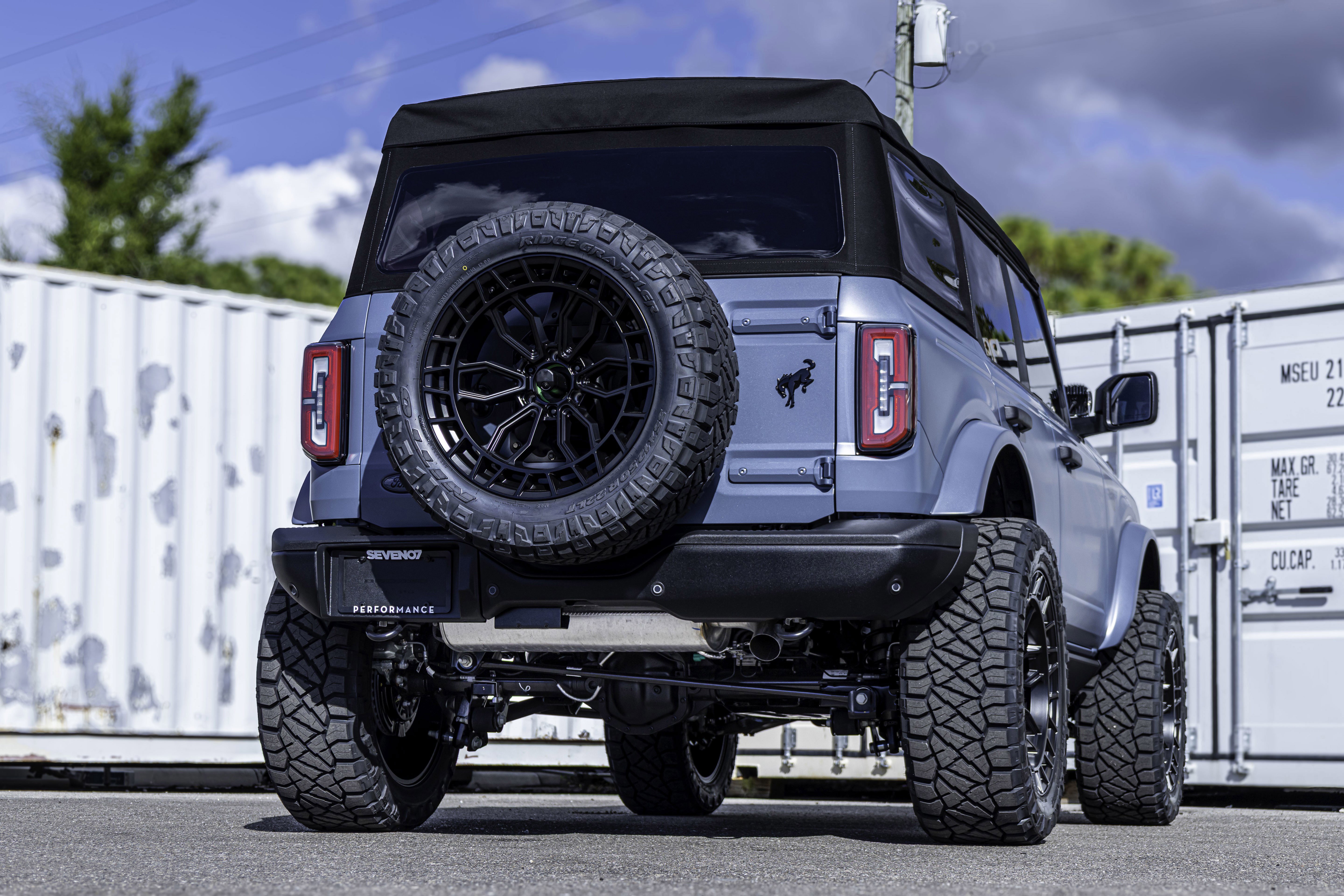 New 2025 Ford Bronco Badlands image 3