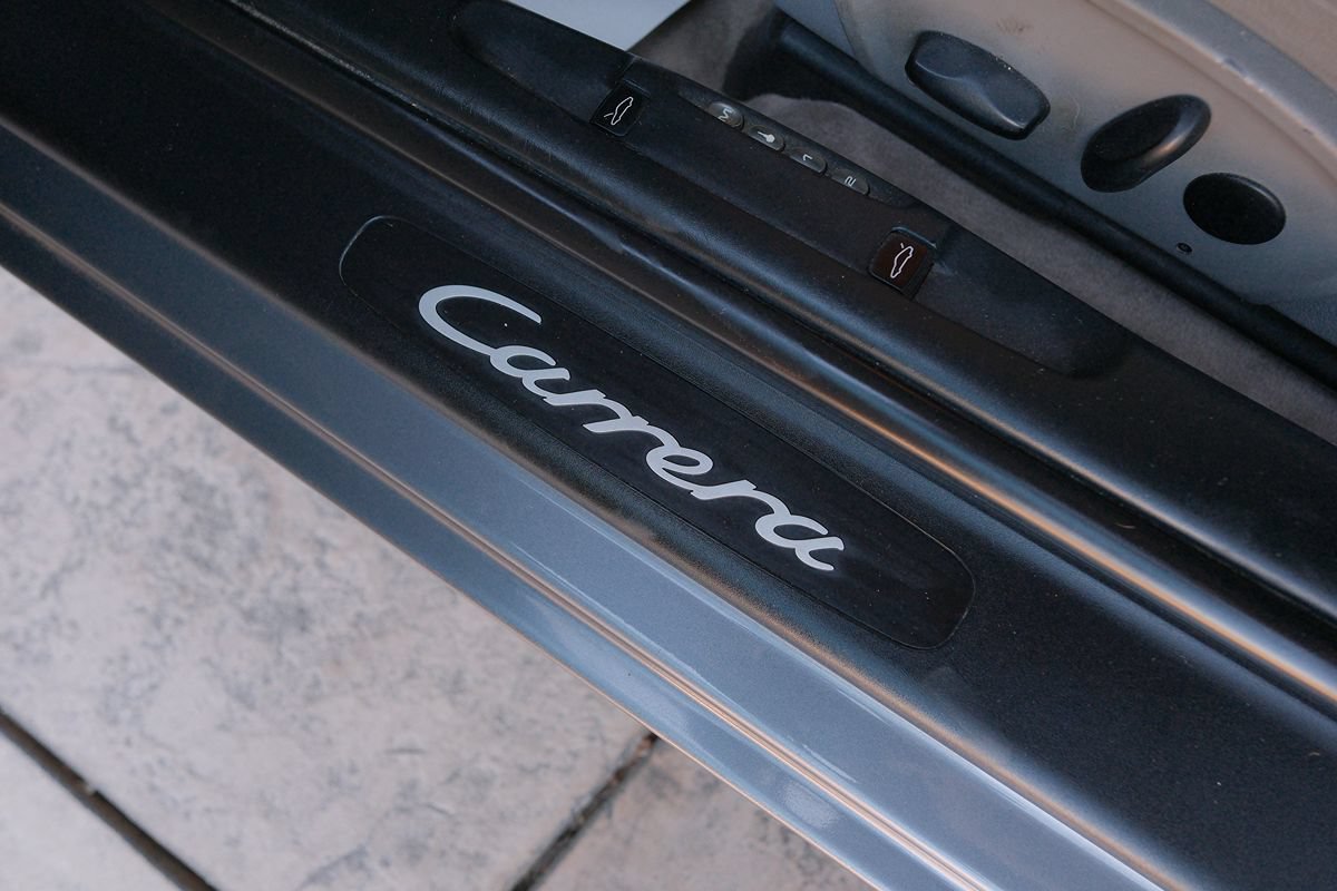 Used 2004 Porsche 911 Carrera RWD image 41