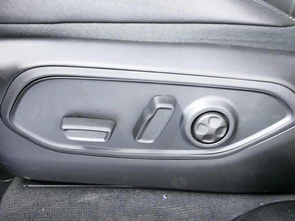 Certified 2024 Jeep Grand Cherokee Limited w/ Black Appearance Package image 38