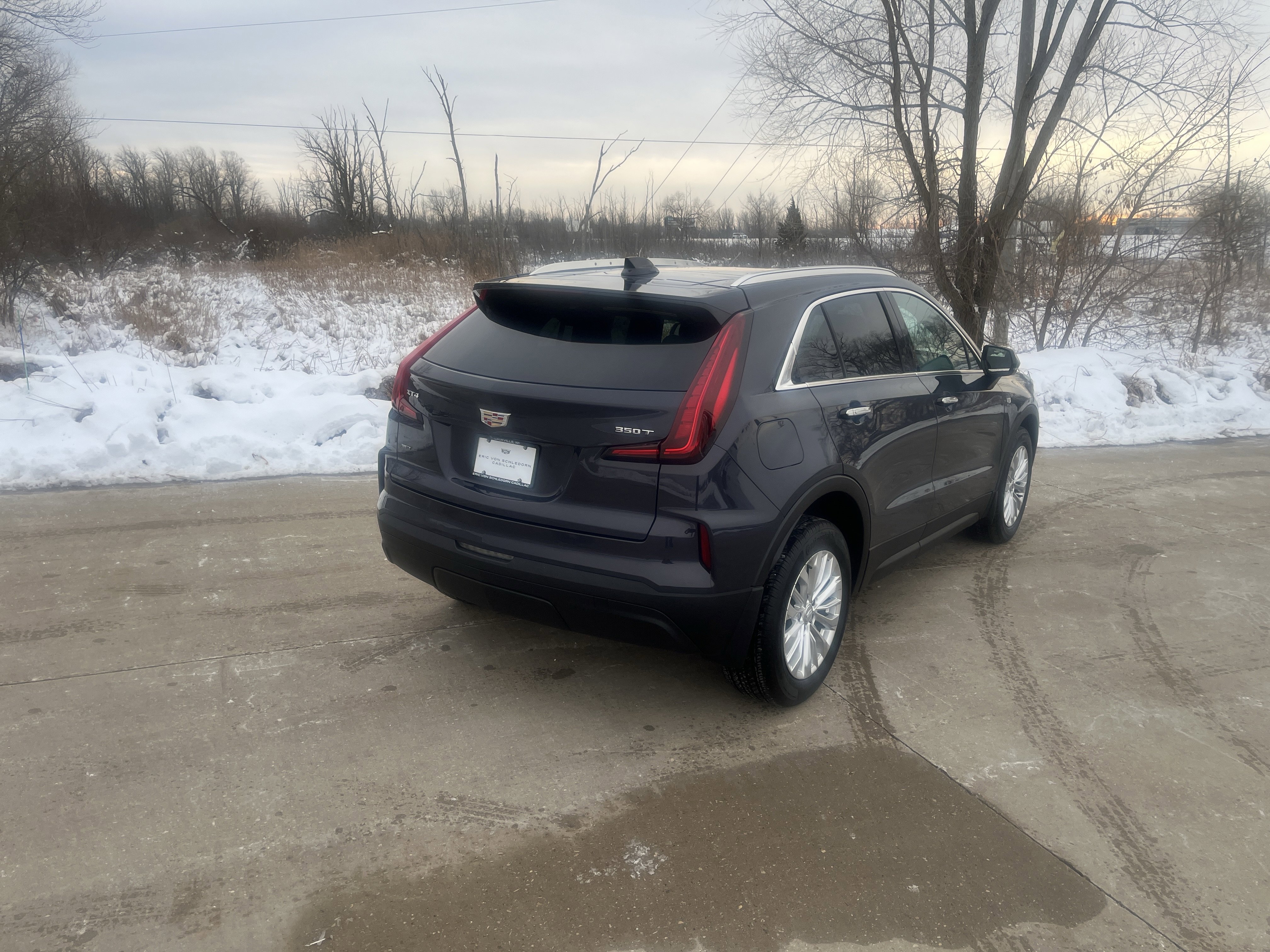 Used 2024 Cadillac XT4 Luxury w/ Cold Weather Package image 6
