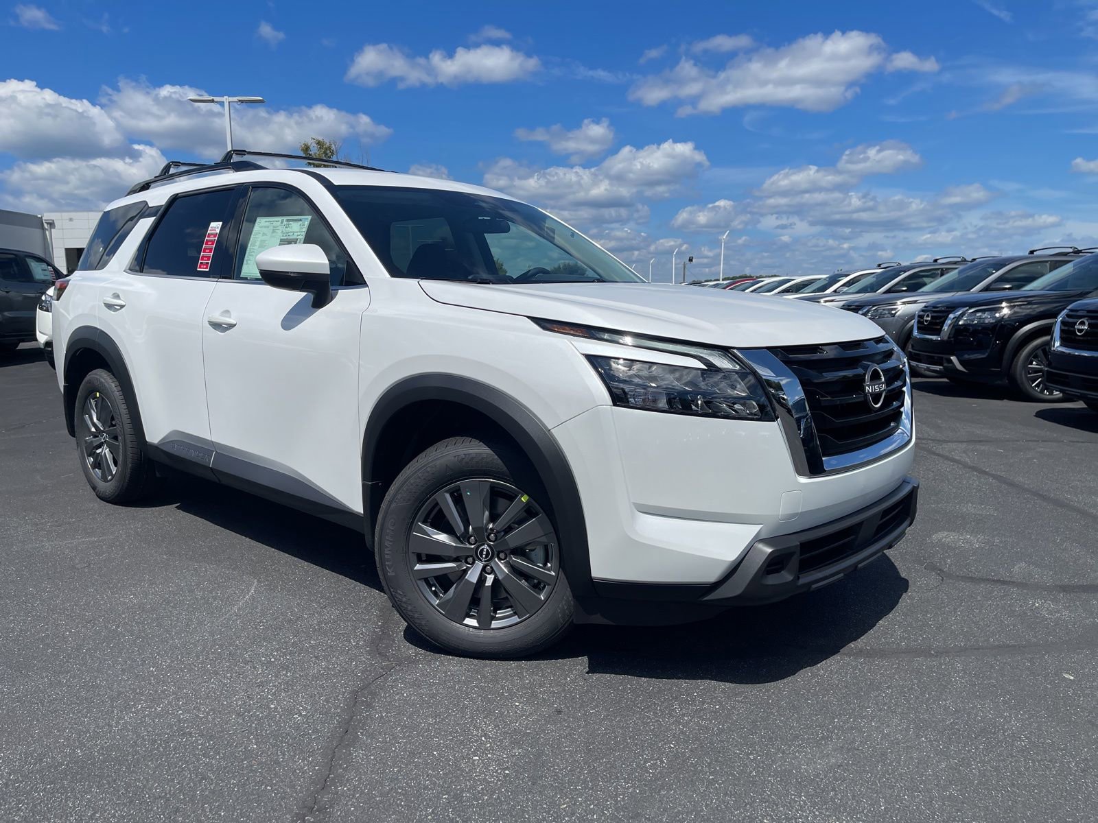 New 2025 Nissan Pathfinder SV