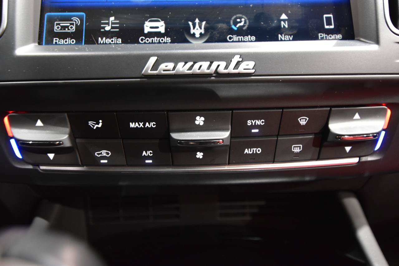 Used 2018 Maserati Levante AWD/4WD image 33