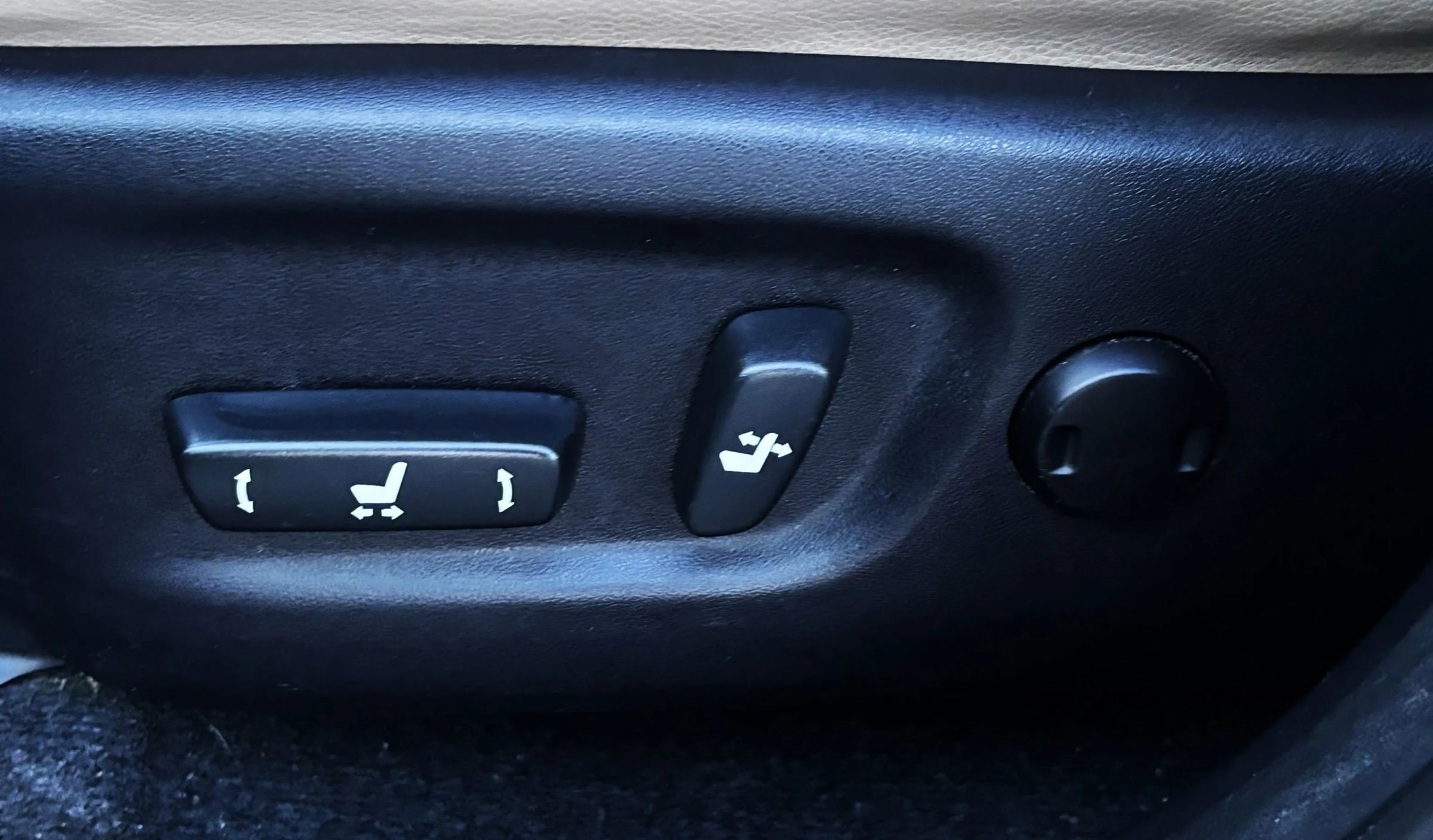 Used 2013 Toyota RAV4 Limited image 13