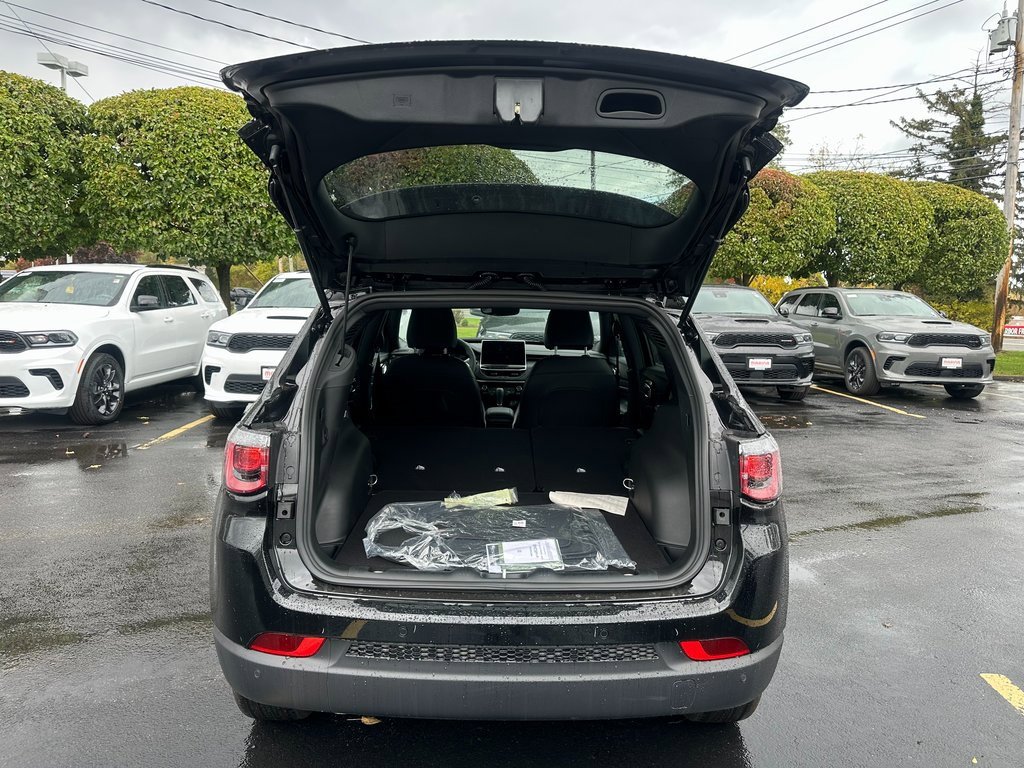 New 2026 Jeep Compass Limited image 11