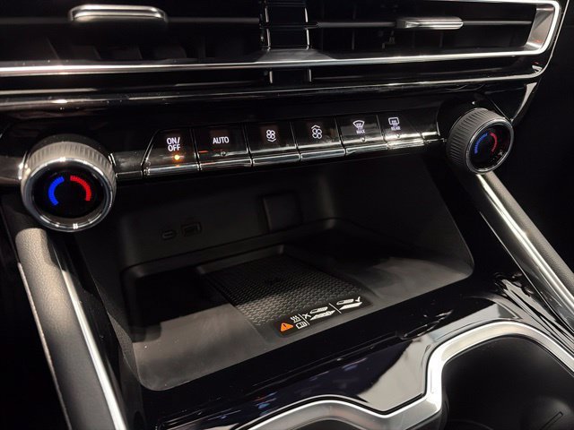 New 2027 Chevrolet Traverse LT AWD/4WD image 21
