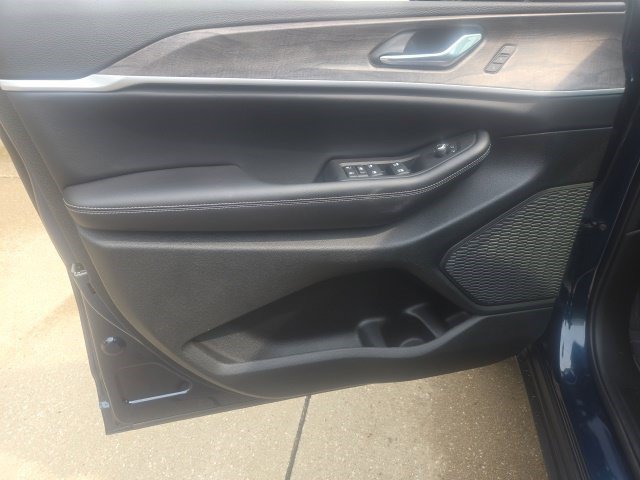 New 2027 Jeep Grand Cherokee L Limited AWD/4WD image 6