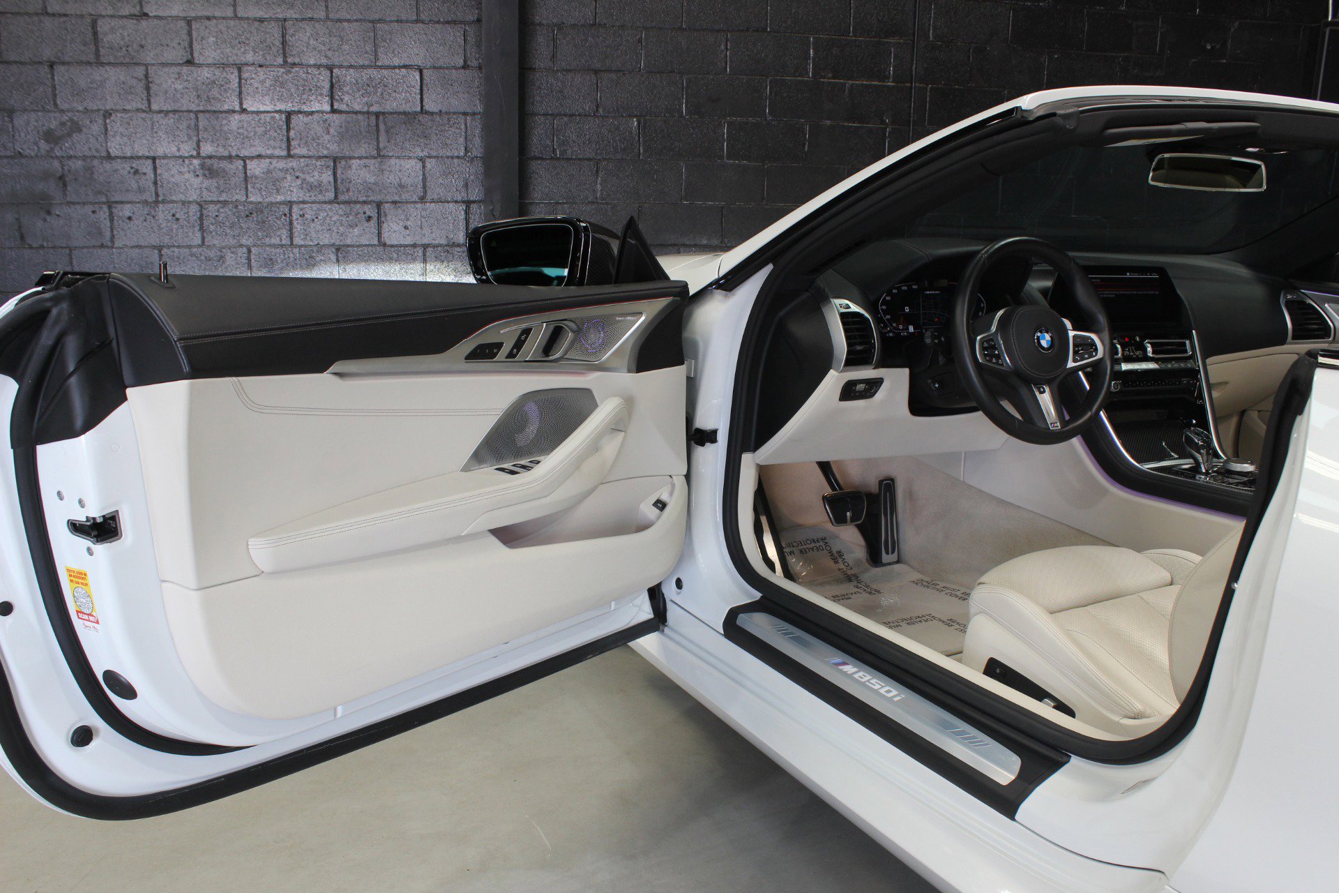 Used 2022 BMW M850i xDrive Convertible w/ M Carbon Exterior Package AWD/4WD image 34