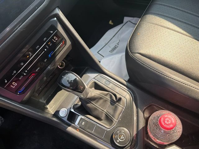 Used 2023 Volkswagen Tiguan SE AWD/4WD image 40