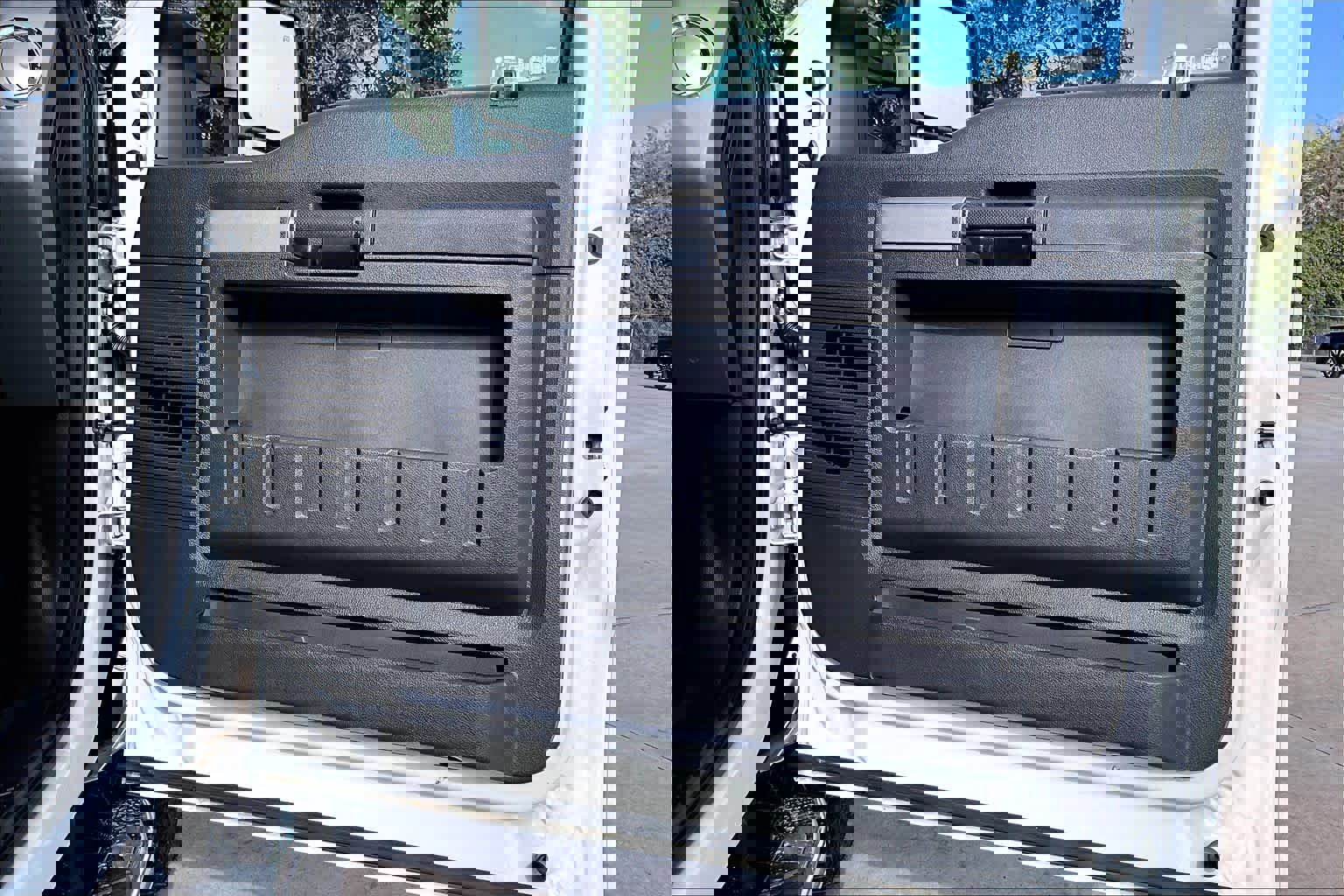 Used 2012 Ford F350 Lariat image 23