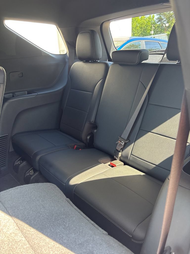 Used 2026 Chevrolet Traverse LT AWD/4WD image 17