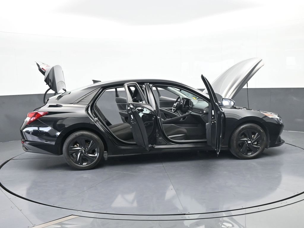 Used 2023 Hyundai Elantra SEL image 63