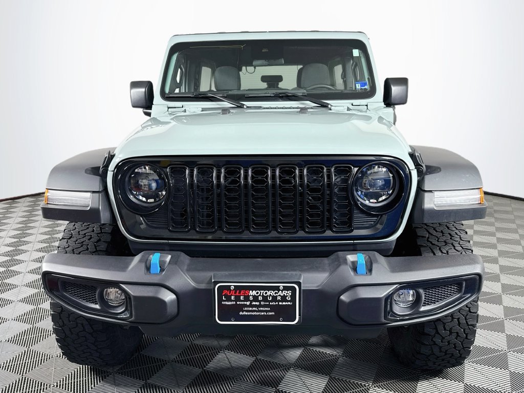 Used 2024 Jeep Wrangler Unlimited AWD/4WD image 2
