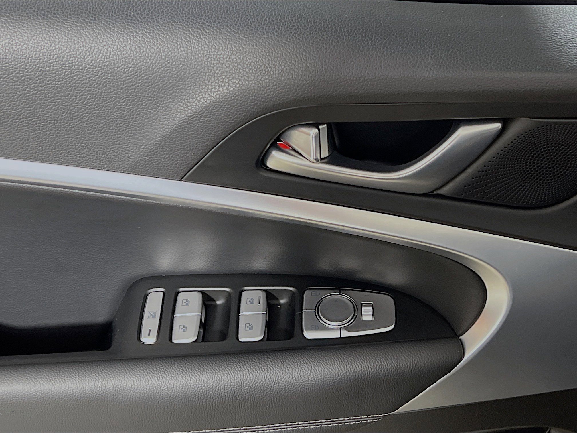 Used 2023 Genesis G70 2.0T image 17