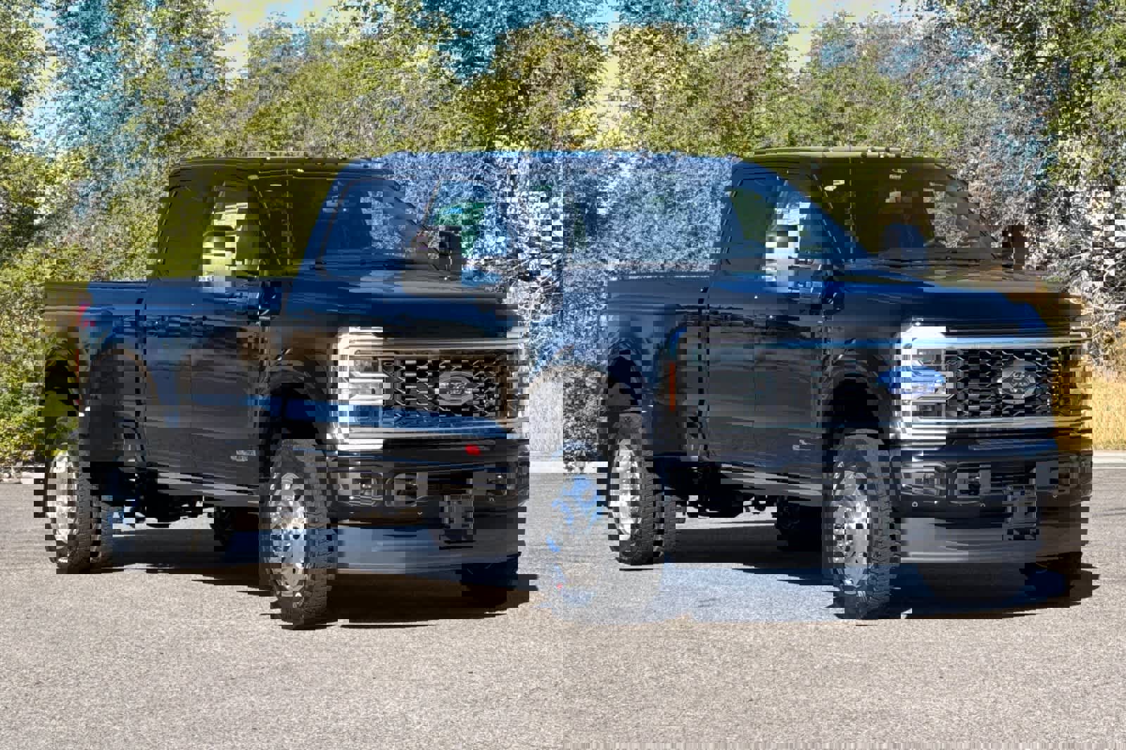 New 2026 Ford F450 Platinum image 9