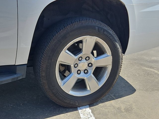 Used 2020 Chevrolet Suburban LT AWD/4WD image 25