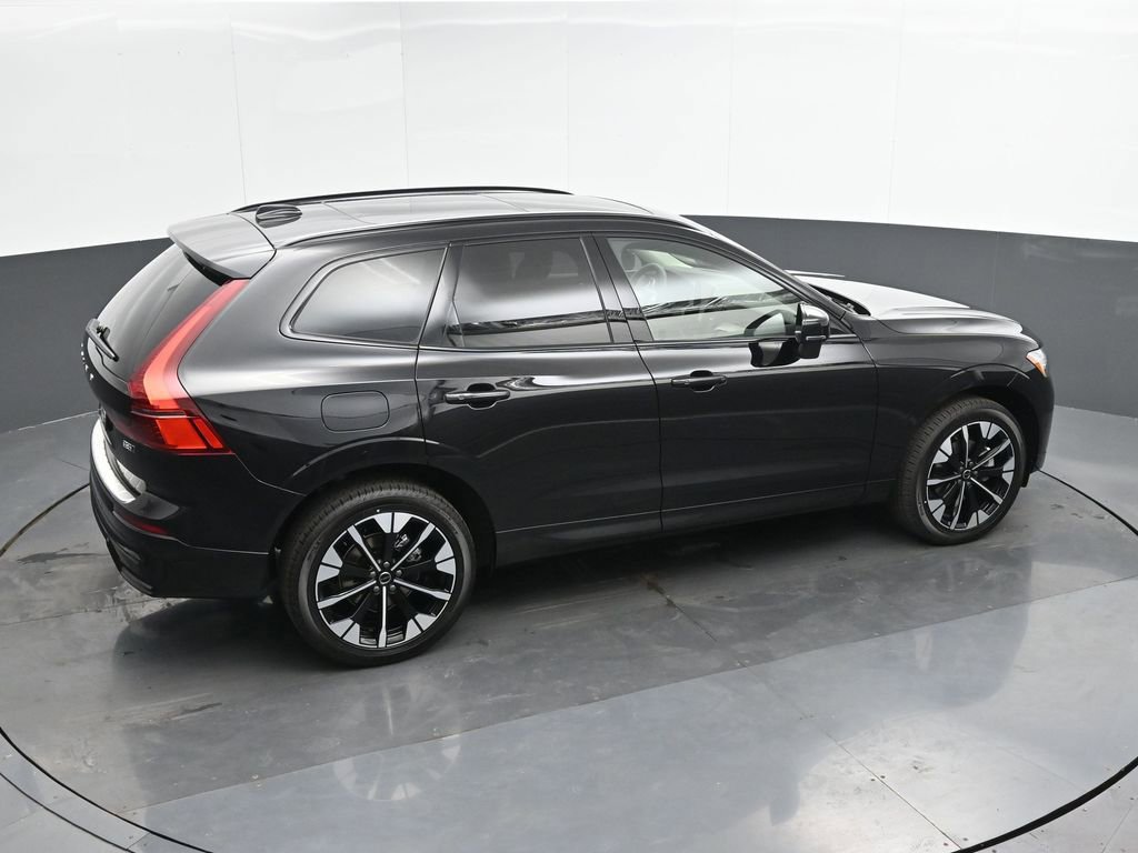 New 2026 Volvo XC60 B5 Plus w/ Protection Package Premier image 32