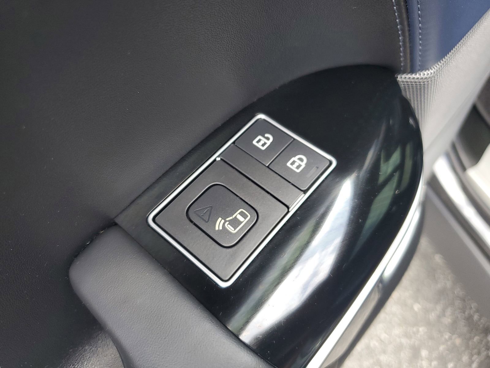 Used 2021 Land Rover Range Rover Sport HST AWD/4WD image 18