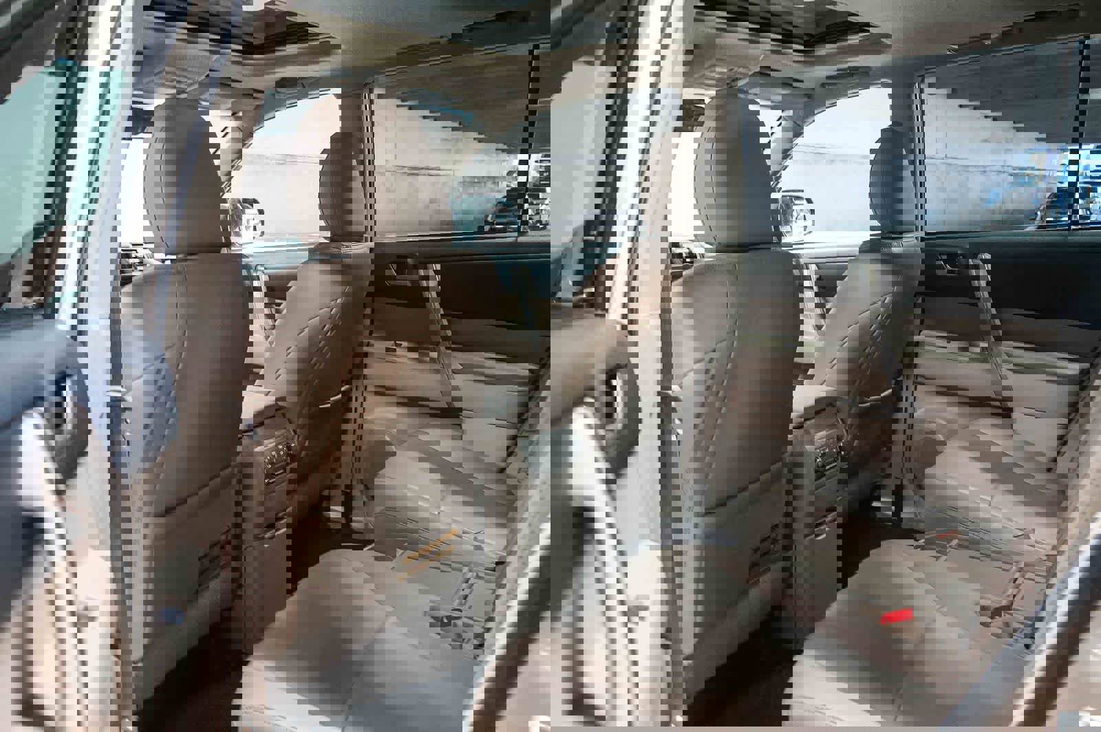 Used 2013 Toyota Highlander SE image 19