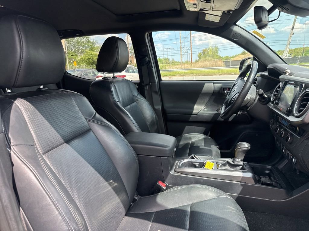 Used 2018 Toyota Tacoma TRD Sport AWD/4WD image 20