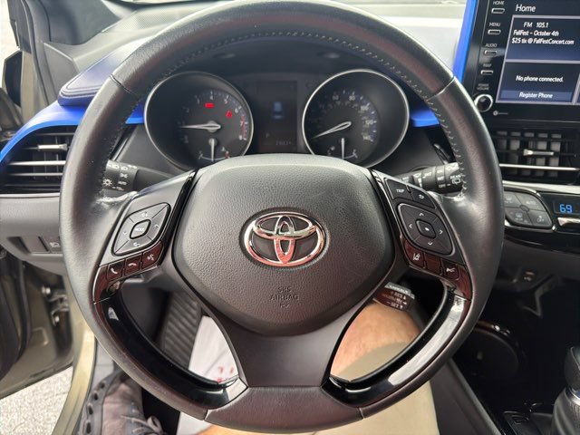 Used 2021 Toyota C-HR XLE FWD image 32