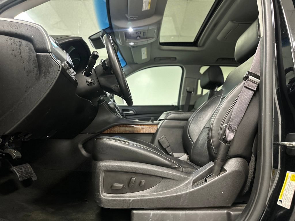 Used 2015 Chevrolet Suburban LTZ RWD image 19