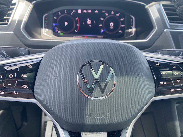 Used 2022 Volkswagen Tiguan SEL R-Line AWD/4WD image 7