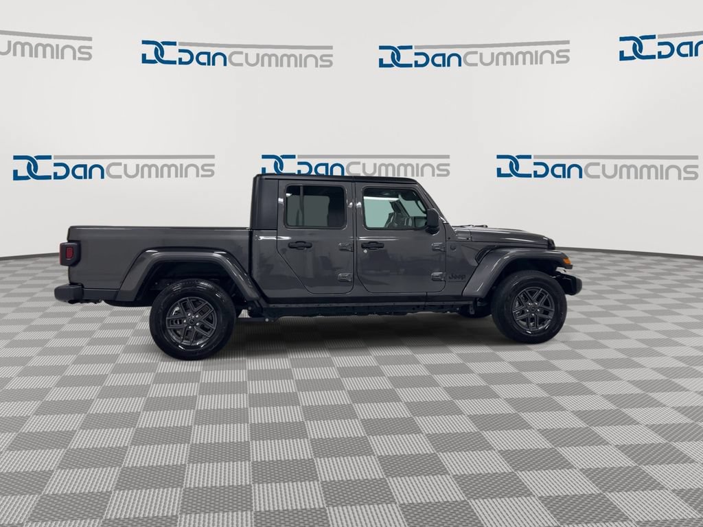 New 2026 Jeep Gladiator Sport AWD/4WD image 9