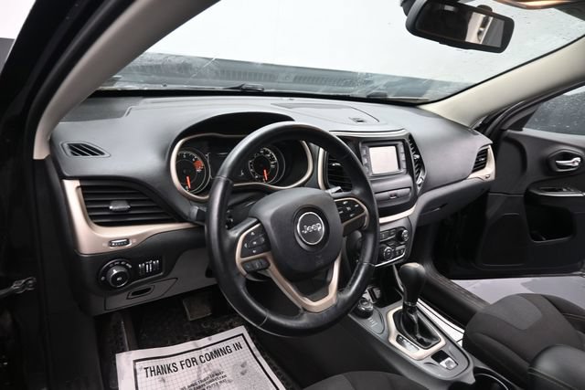 Used 2016 Jeep Cherokee Latitude w/ Cold Weather Group AWD/4WD image 11