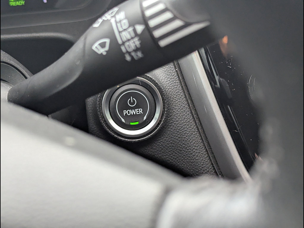 Used 2022 Chevrolet Bolt EUV LT w/ Convenience Package FWD image 29