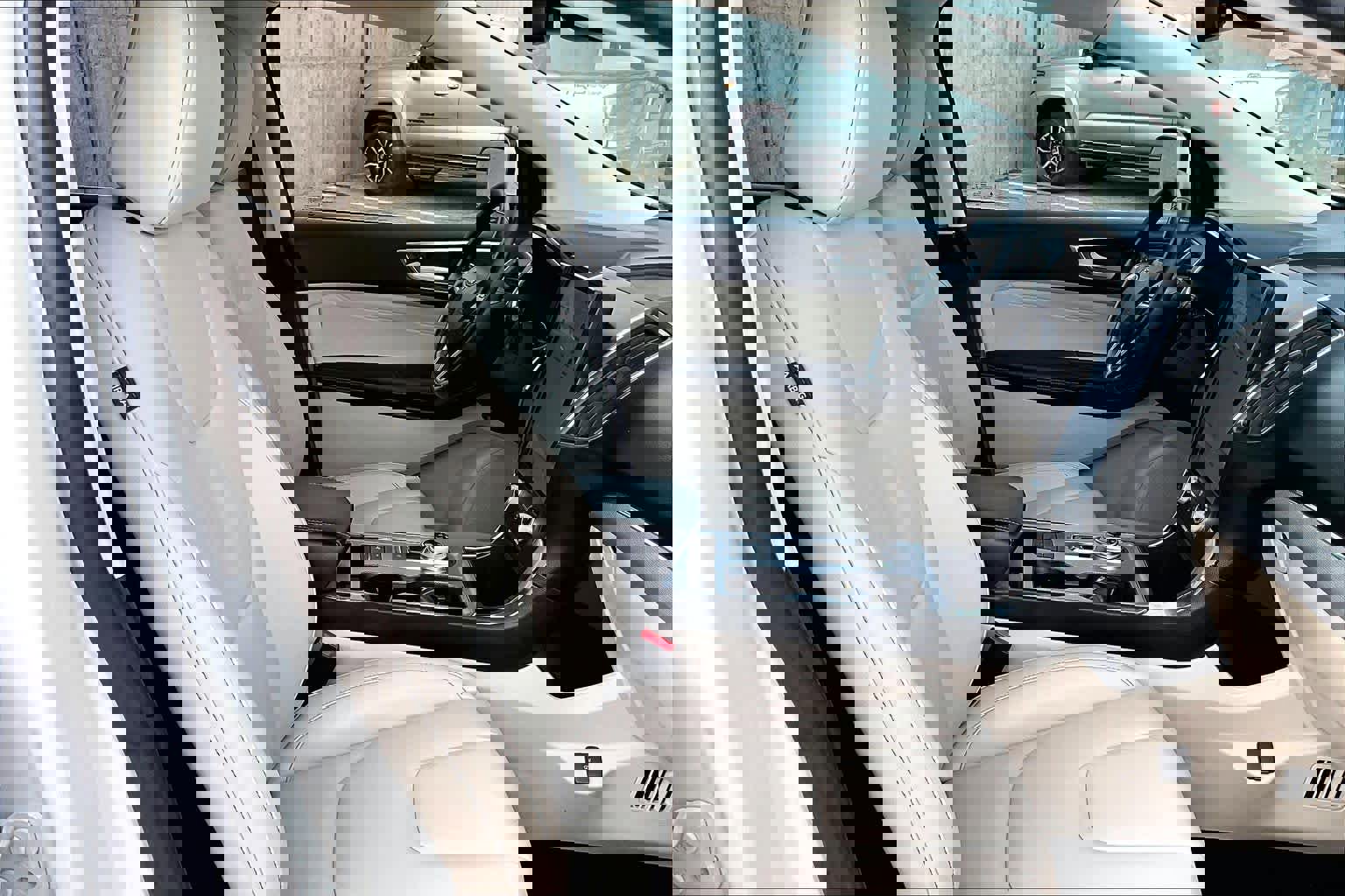 Used 2021 Ford Edge Titanium FWD image 9