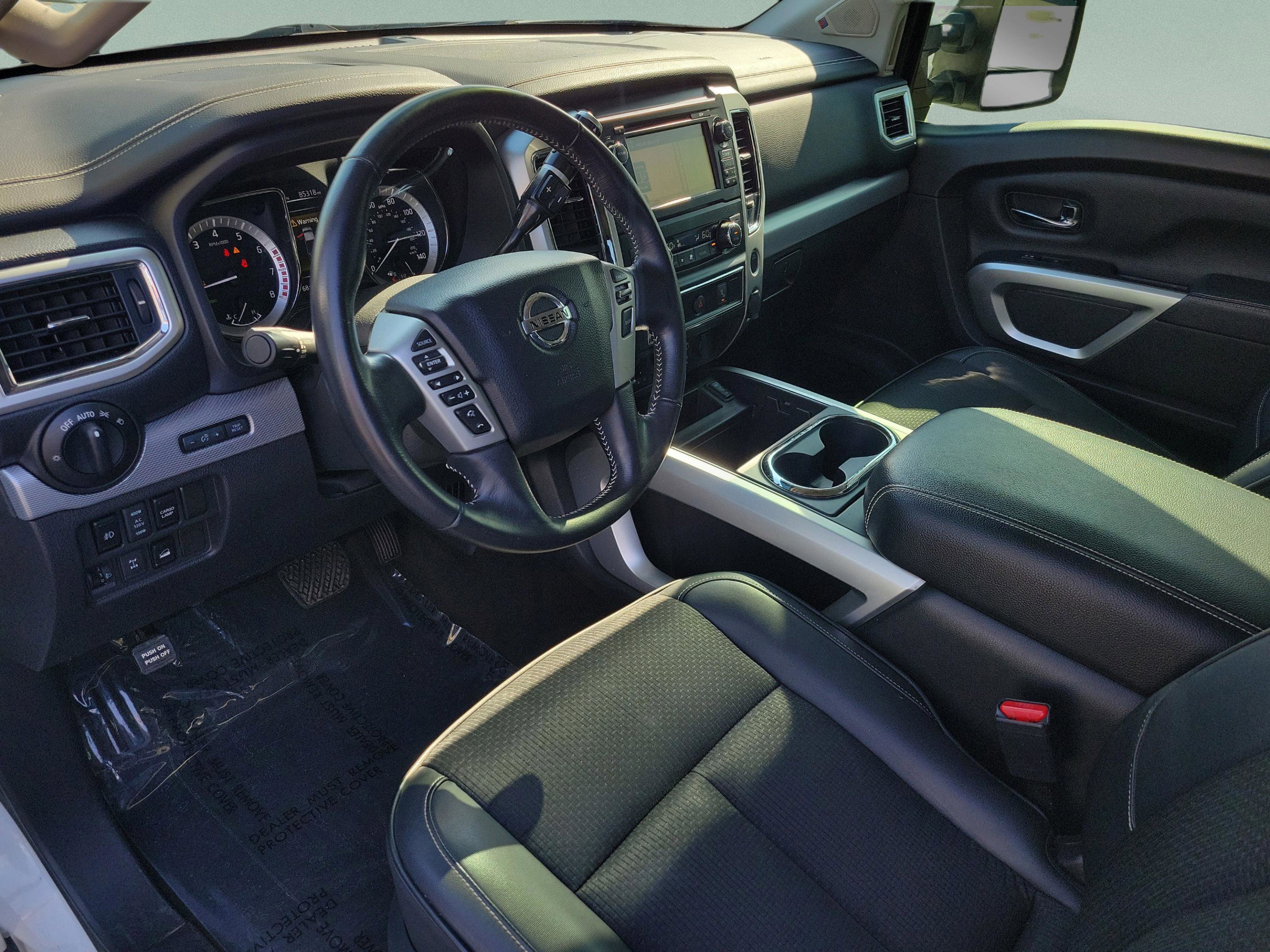 Used 2018 Nissan Titan PRO-4X image 17