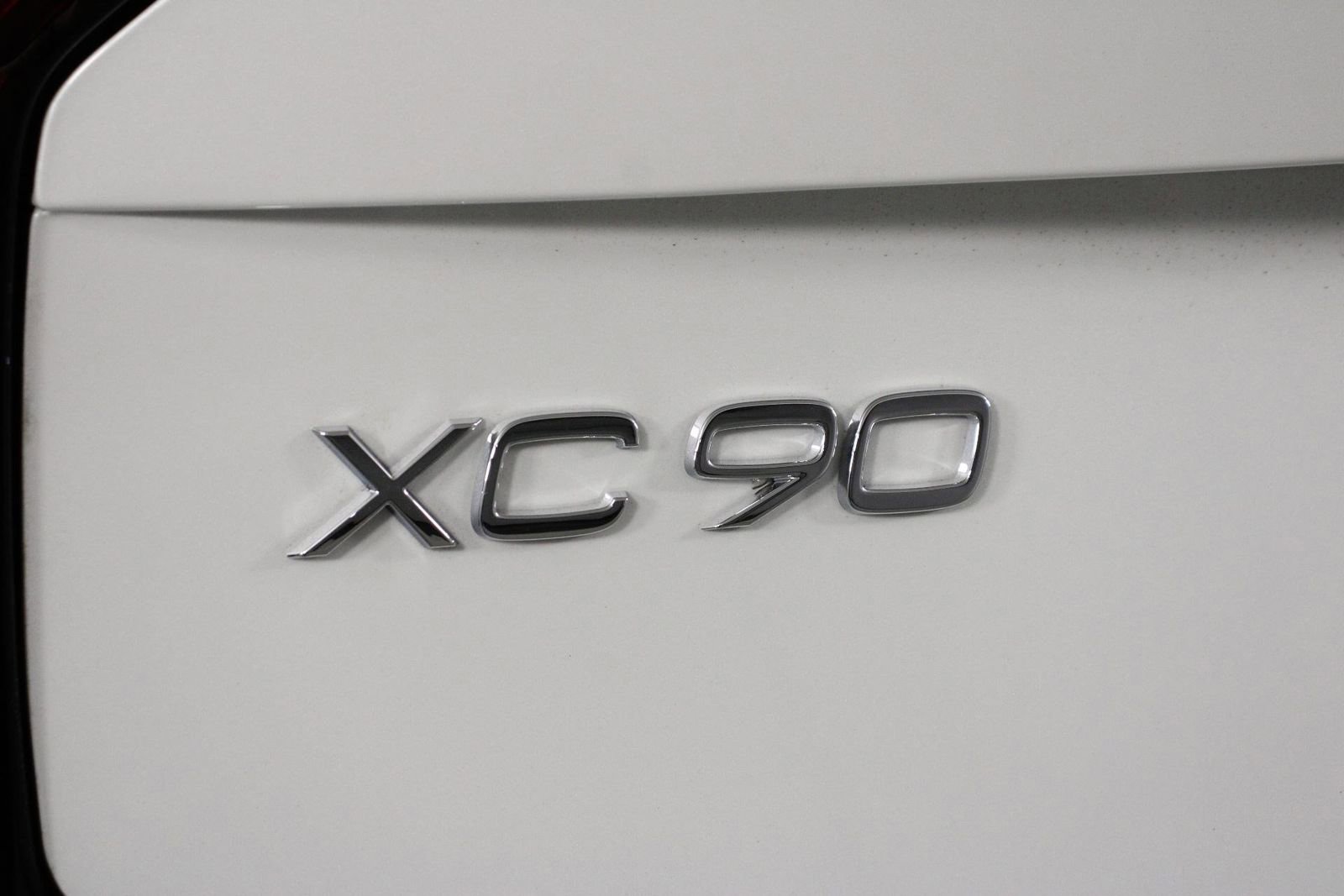 New 2026 Volvo XC90 T8 Plus w/ Protection Package Premier image 16