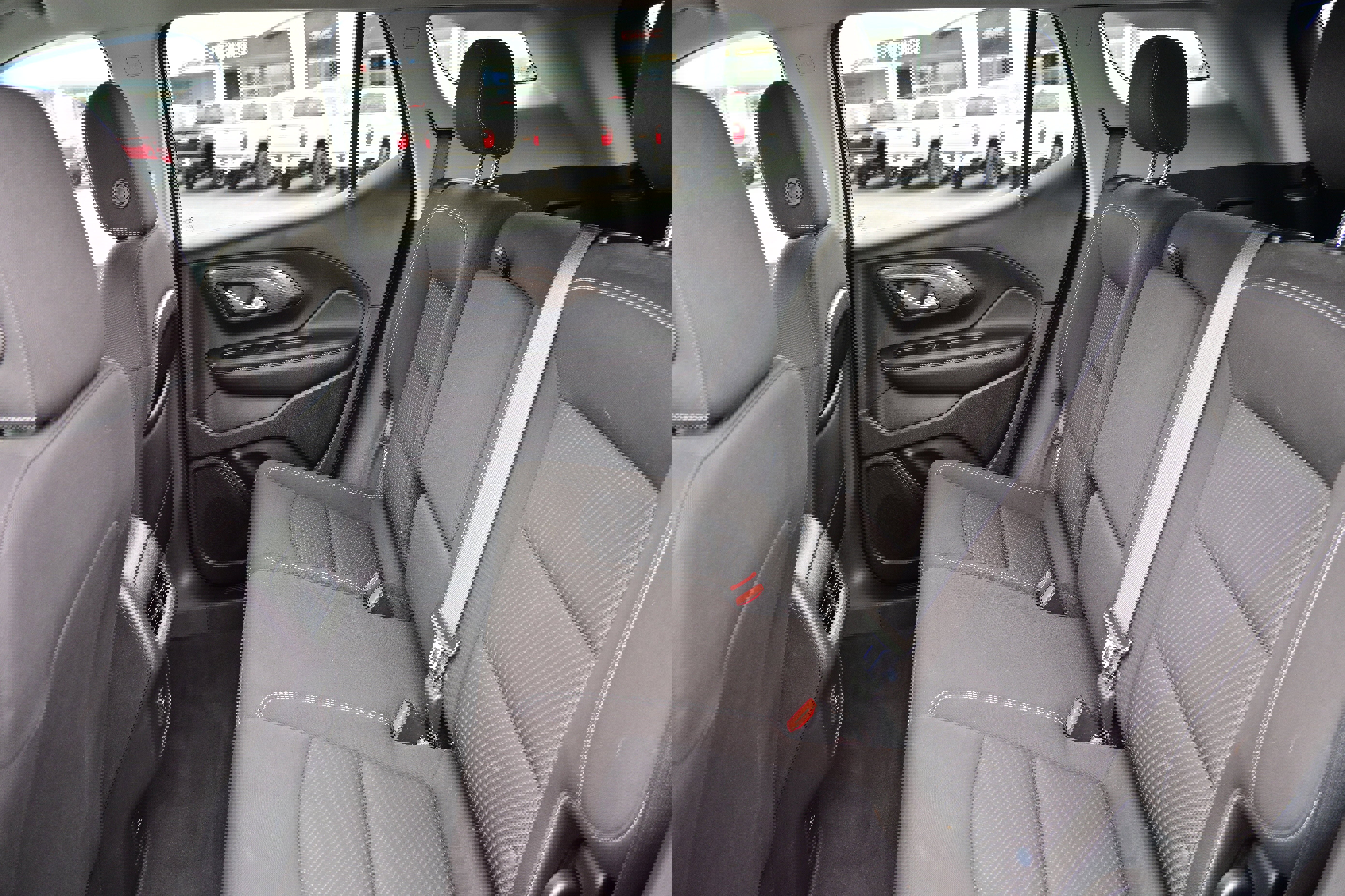 Used 2023 GMC Terrain SLE w/ Driver Convenience Package image 15